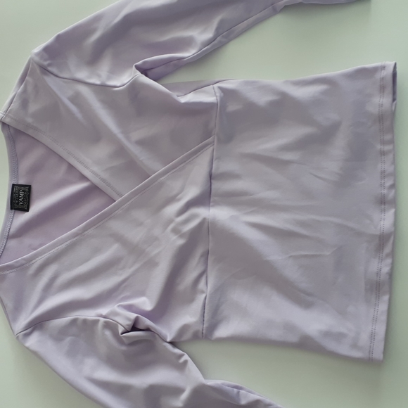 Women's Top - Picture 1 of 10